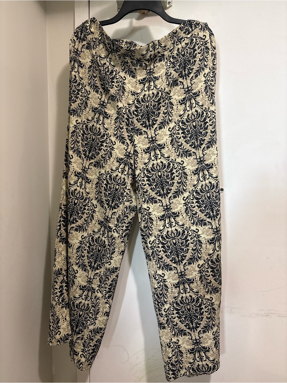 SHEIN Black & Cream Wide Leg Pants with Damask Print